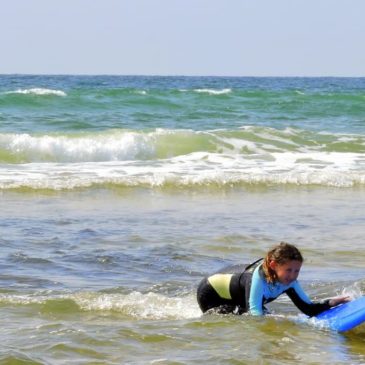 Initiez-vous au surf à Contis dans les Landes