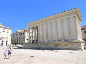 visiter-nimes-maison-carree