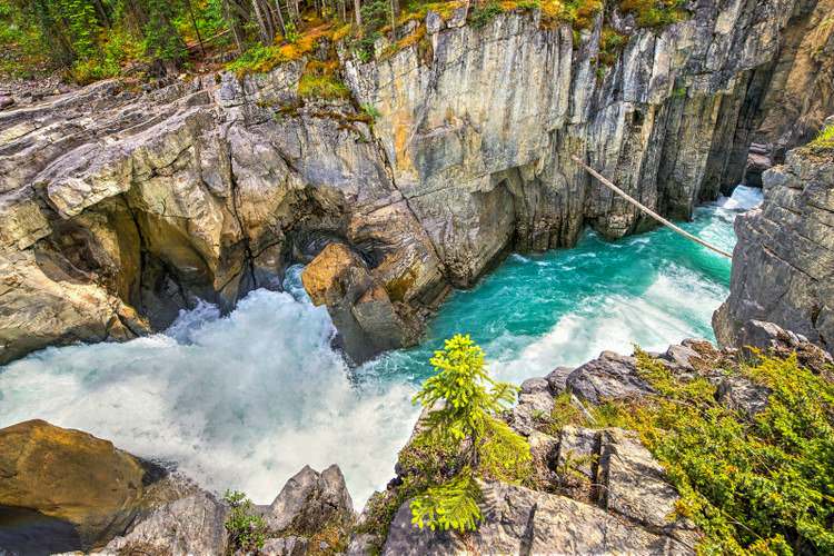 canada-montagnes-rocheuses