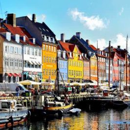 nyhavn-district-copenhague