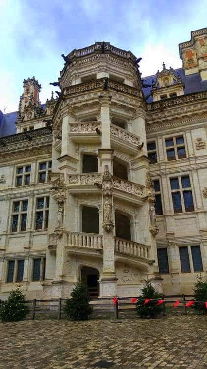 visite-chateau-blois-escalier