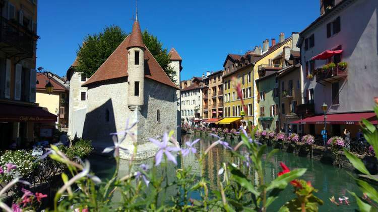 palais-ile-annecy