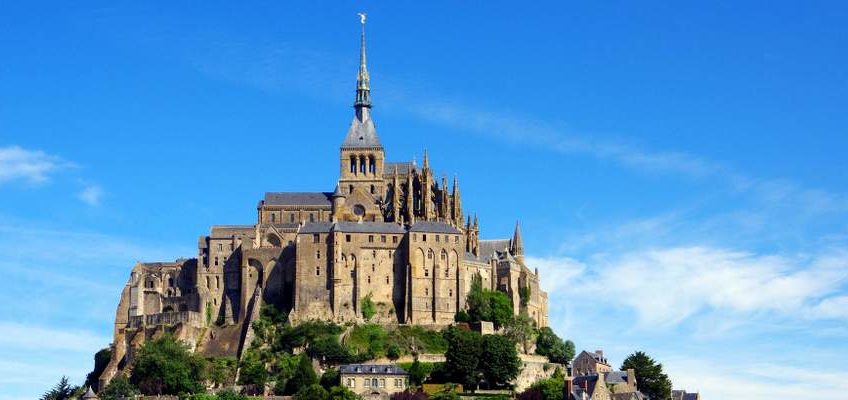 villes autour du mont saint michel