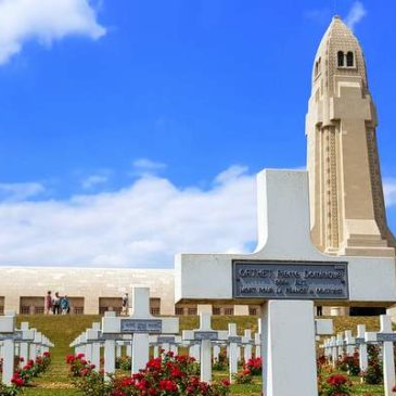 Recueillement à l’ossuaire de Douaumont