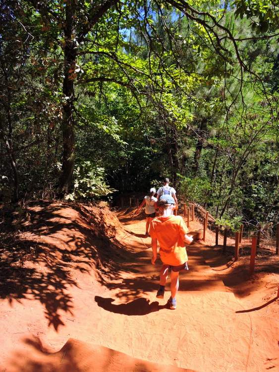 découverte du sentier des ocres de Roussillon dans le Luberon