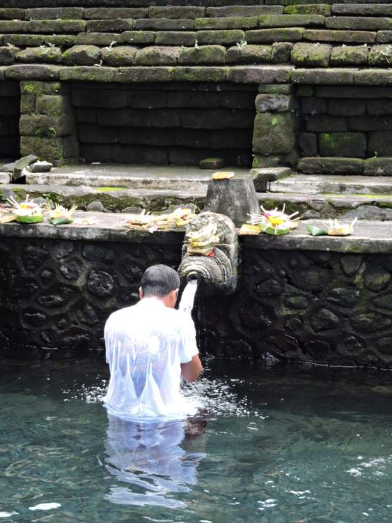 A Bali visite du temple de Tirta Empul