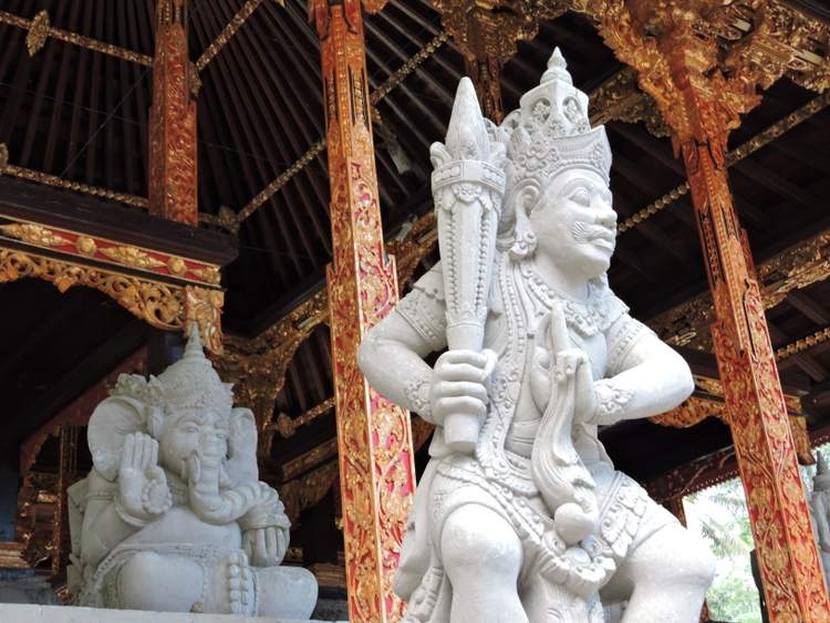 A Bali visite du temple de Tirta Empul