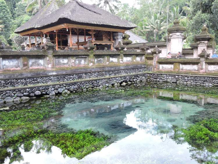 A Bali visite du temple de Tirta Empul