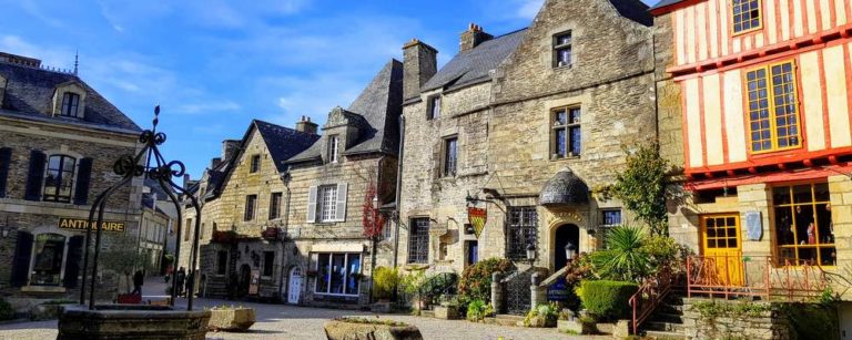 visite du village de Rochefort-en-Terre dans le Morbihan