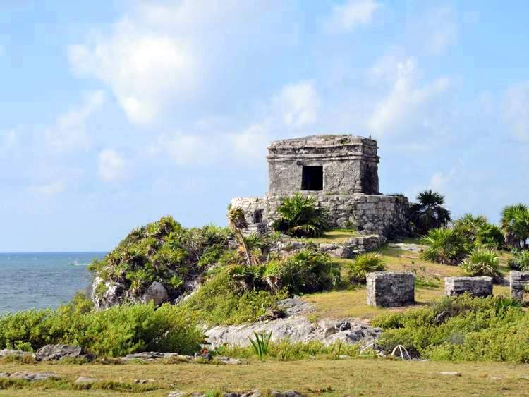 visite des ruines de Tulum dans la péninsule du Yucatan au mexique