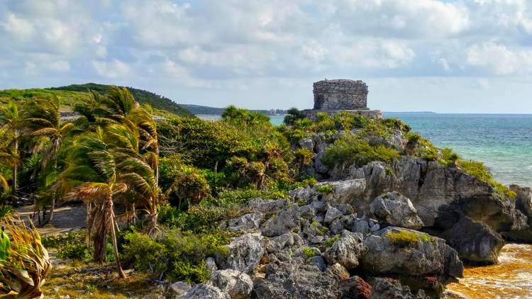 visite des ruines de Tulum dans la péninsule du Yucatan au mexique