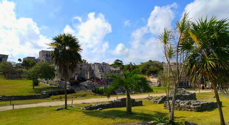 visite des ruines de Tulum dans la péninsule du Yucatan au mexique