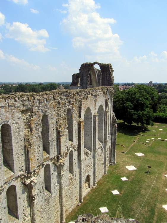 visite de l'abbaye de Maillezais en Vendée