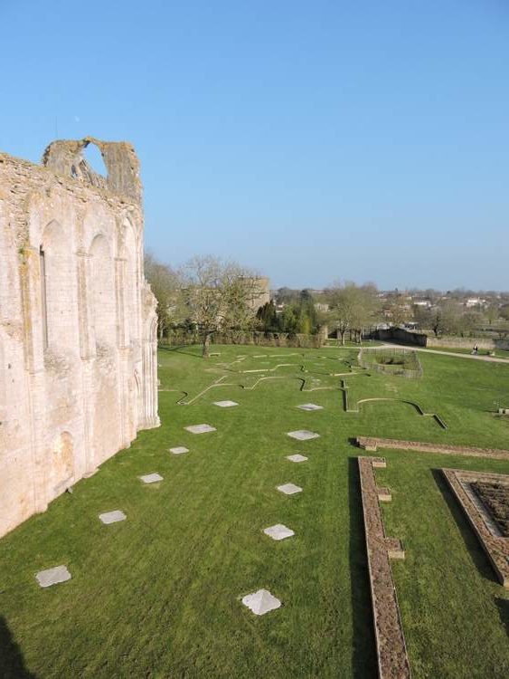 visite de l'abbaye de Maillezais en Vendée