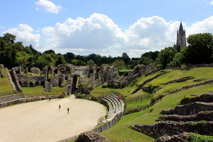 que visiter à Saintes en Charente-Maritime ?