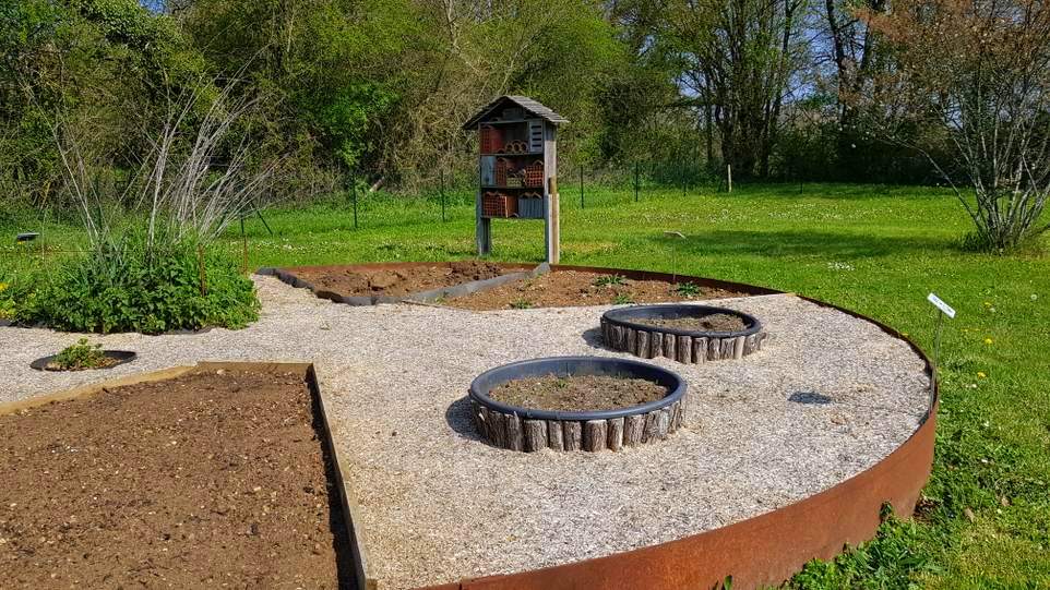 visite des tumulus de Bougon dans les Deux-Sèvres