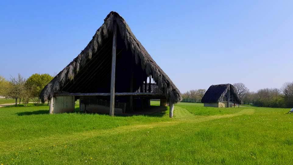 visite des tumulus de Bougon dans les Deux-Sèvres