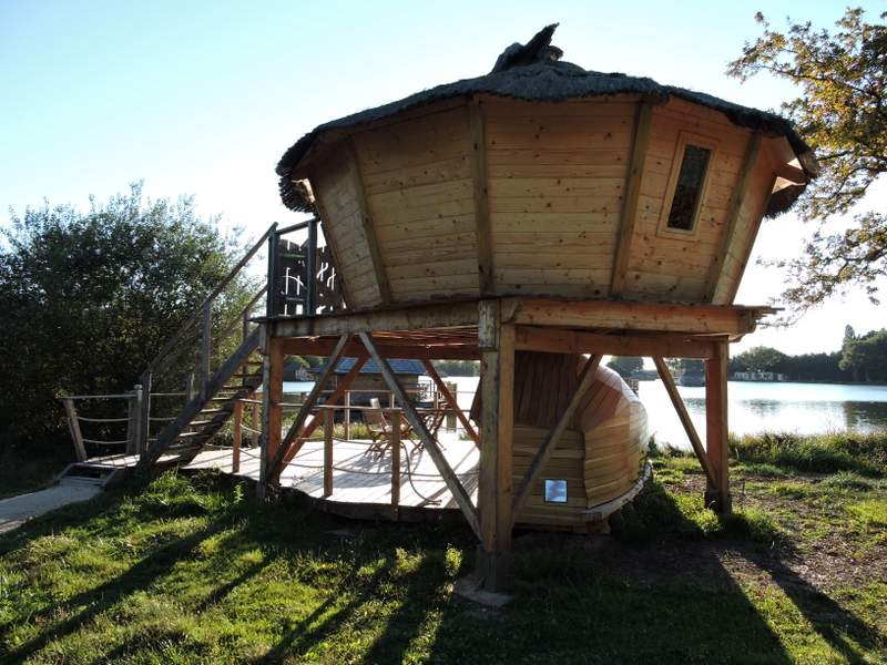 village flottant de Pressac dans la Vienne