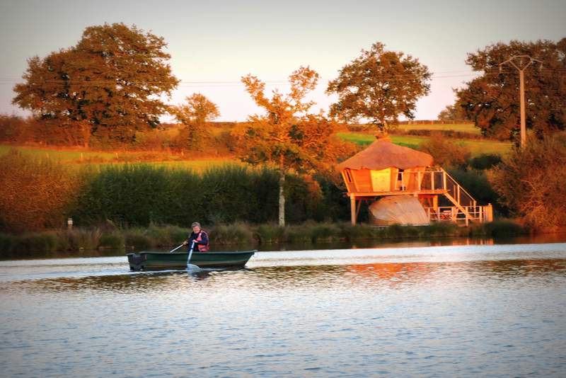 village flottant de Pressac dans la Vienne