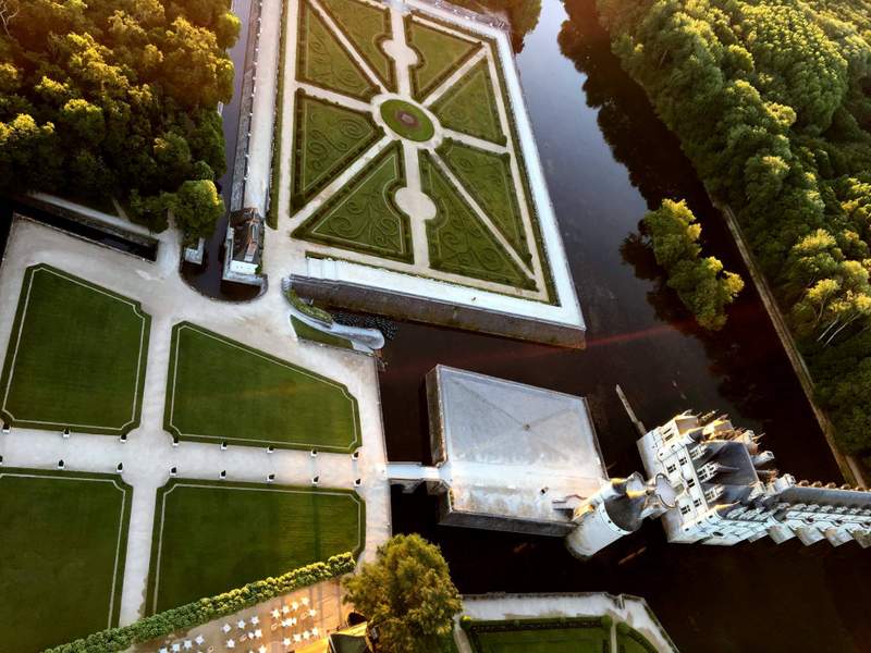 vol en montgolfière au dessus du château de Chenonceau