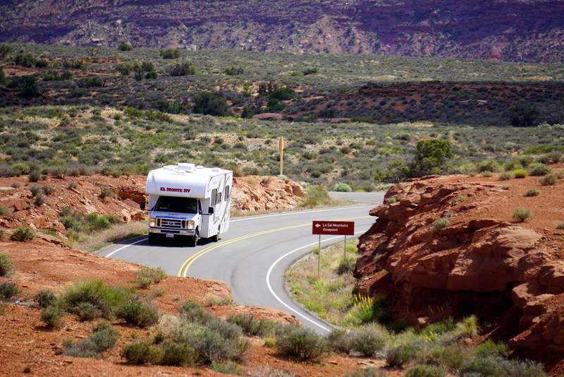 camping-car dans l'Ouest américain arches national park