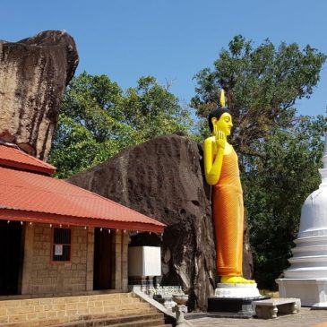 Découverte du temple Yatagala Raja Maha Viharaya à Unawatuna