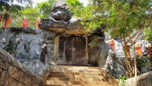 temple d'or à Dambulla - grottes sacrées