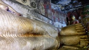 temple d'or à Dambulla - grottes sacrées