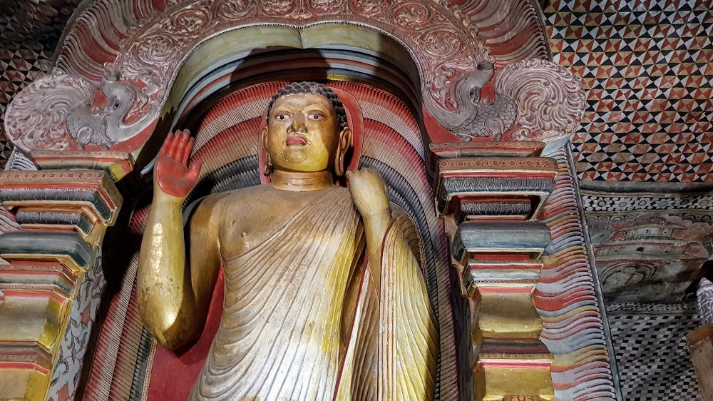 temple d'or à Dambulla - grottes sacrées