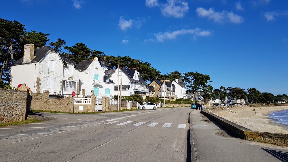 Morbihan - Plages de Carnac : rue sur plage de Légenèse