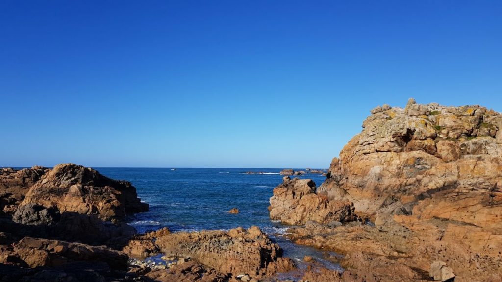 Château - Randonnée au gouffre et à la Pointe de Plougrescant