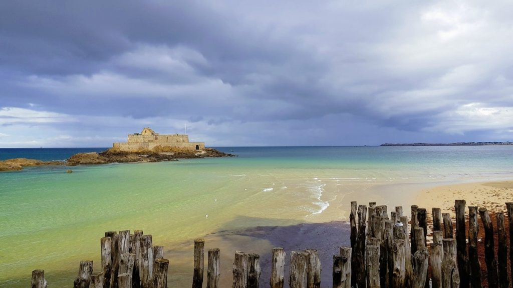 Saint Malo : plage et Fort national