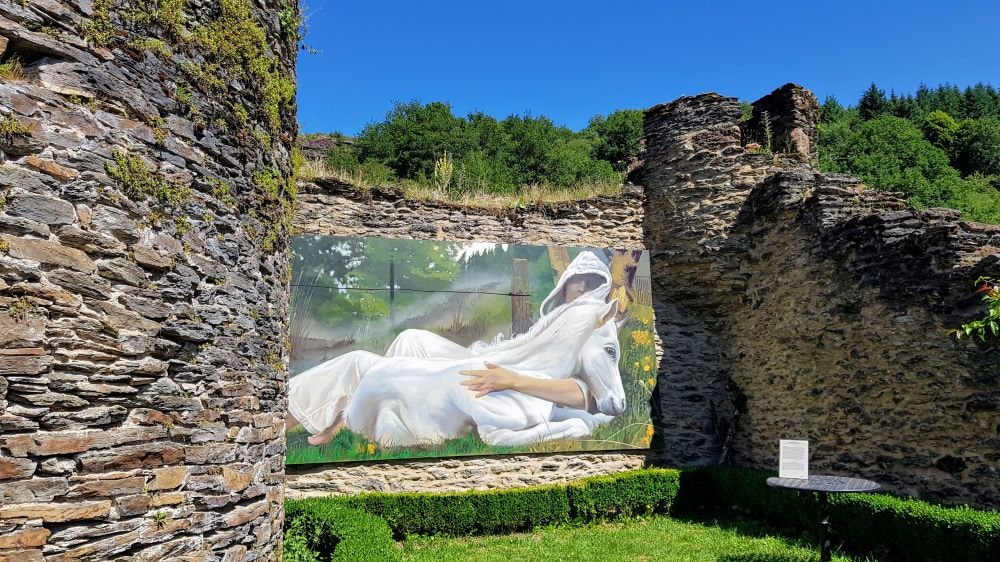 Jardin suspendu Art contemporain au château de Belcastel
