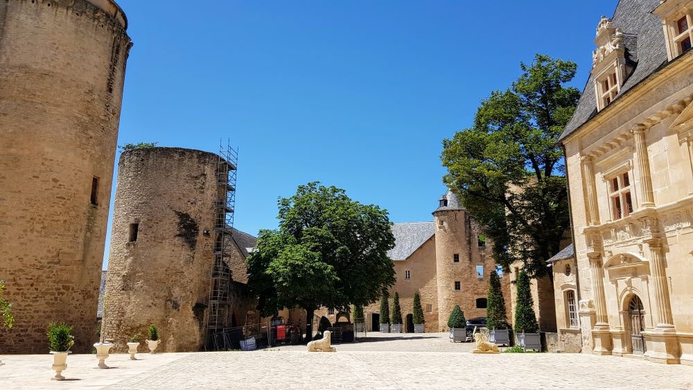 Tours médiévales - Château de Bournazel - château de la Renaissance dans l'Aveyron