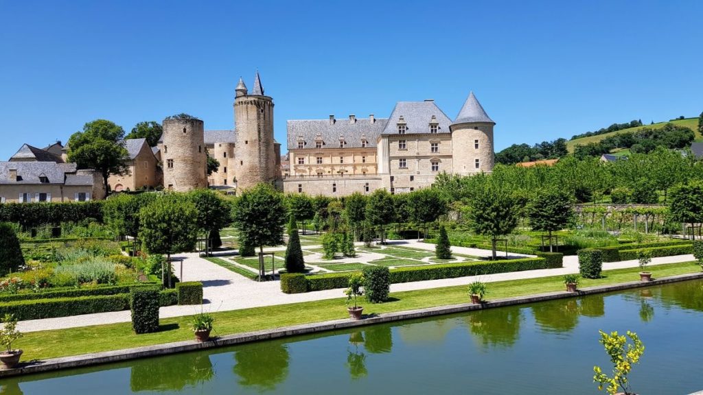 Château de Bournazel - château de la Renaissance dans l'Aveyron