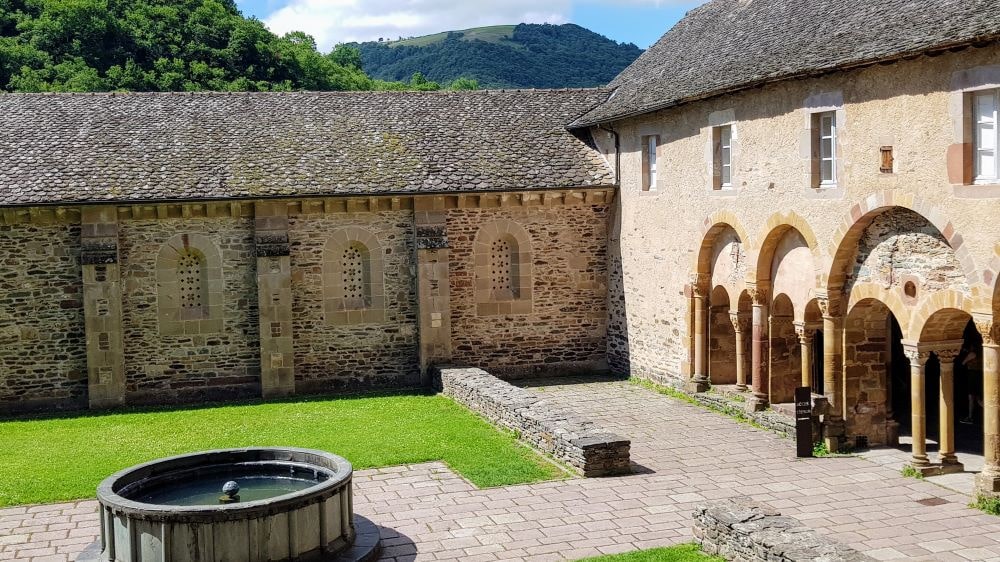 Visite de Conques, sur le chemin de Compostelle