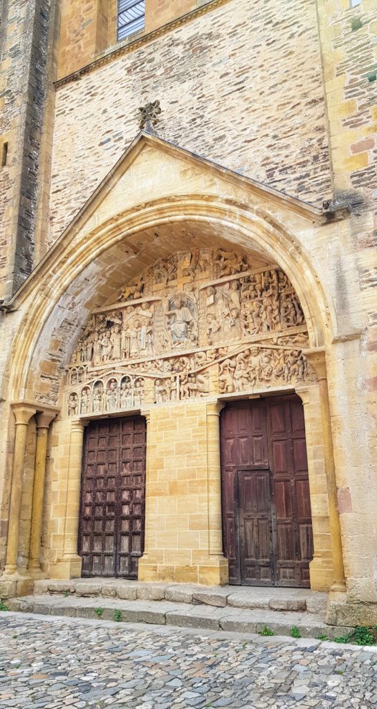 Tympan du Jugement dernier Visite de Conques, sur le chemin de Compostelle