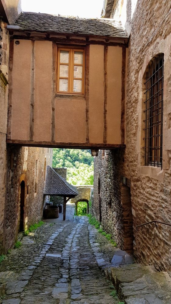 Visite de Conques, sur le chemin de Compostelle