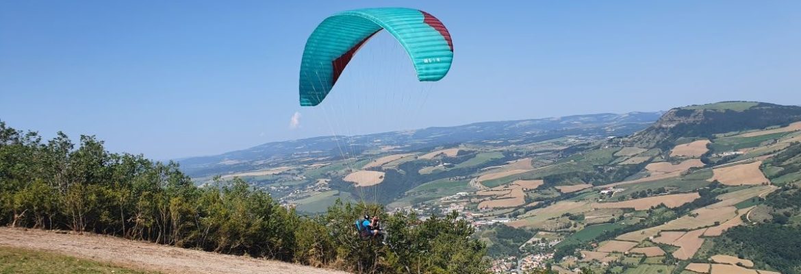 Décollage - Vol en parapente à Millau dans l'Aveyron