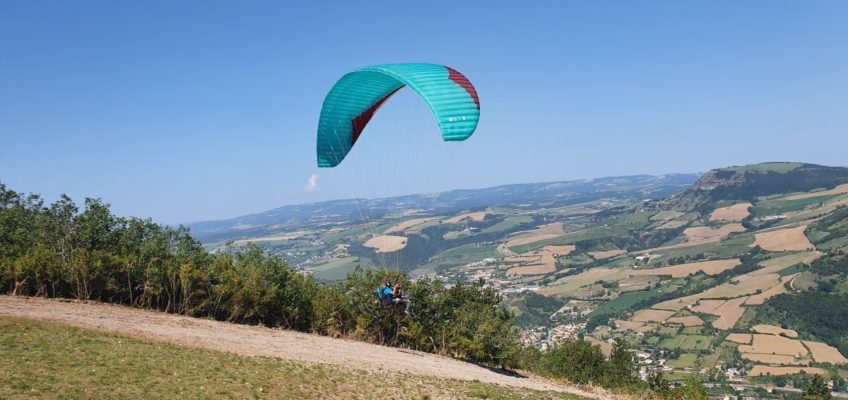 Décollage - Vol en parapente à Millau dans l'Aveyron