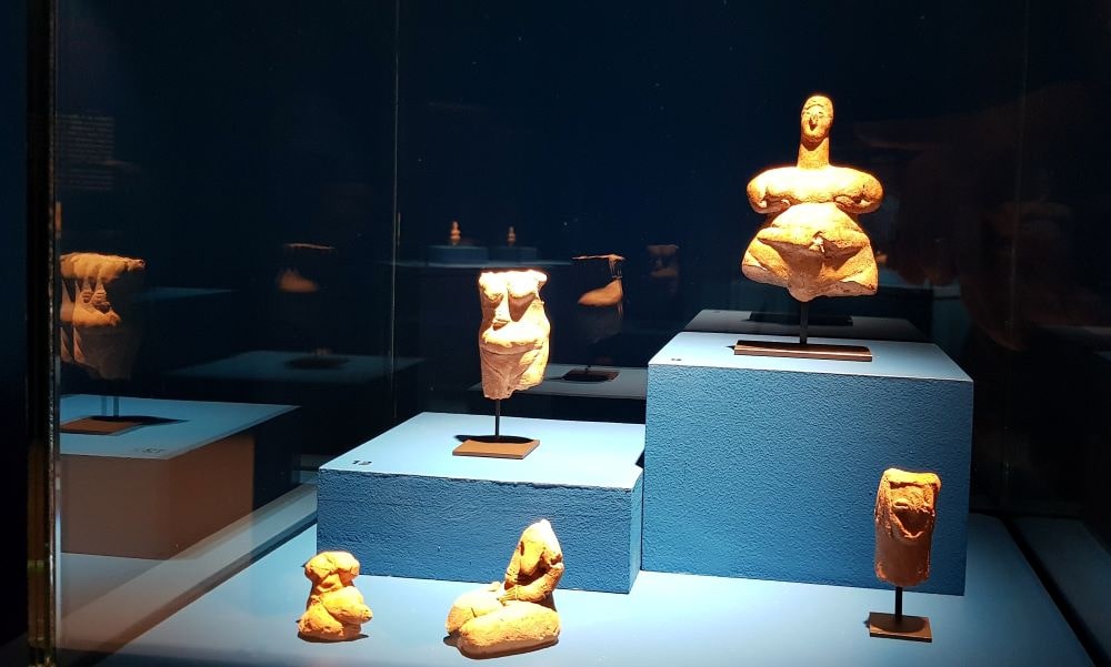 Musée Fenaille - IDOLES L’art des Cyclades et de l’Anatolie à l’Âge de bronze
