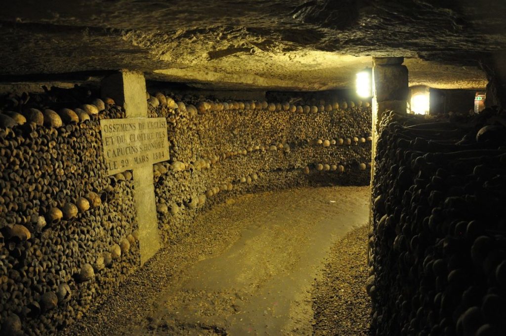 Visite des catacombes à Paris