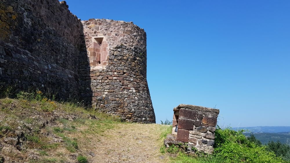 Visite du château médiéval de Calmont d'Olt