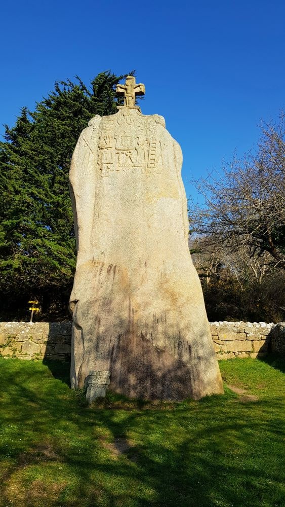 Menhir de Saint Uez - Pleumeur-Bodou - Côtes d'Armor