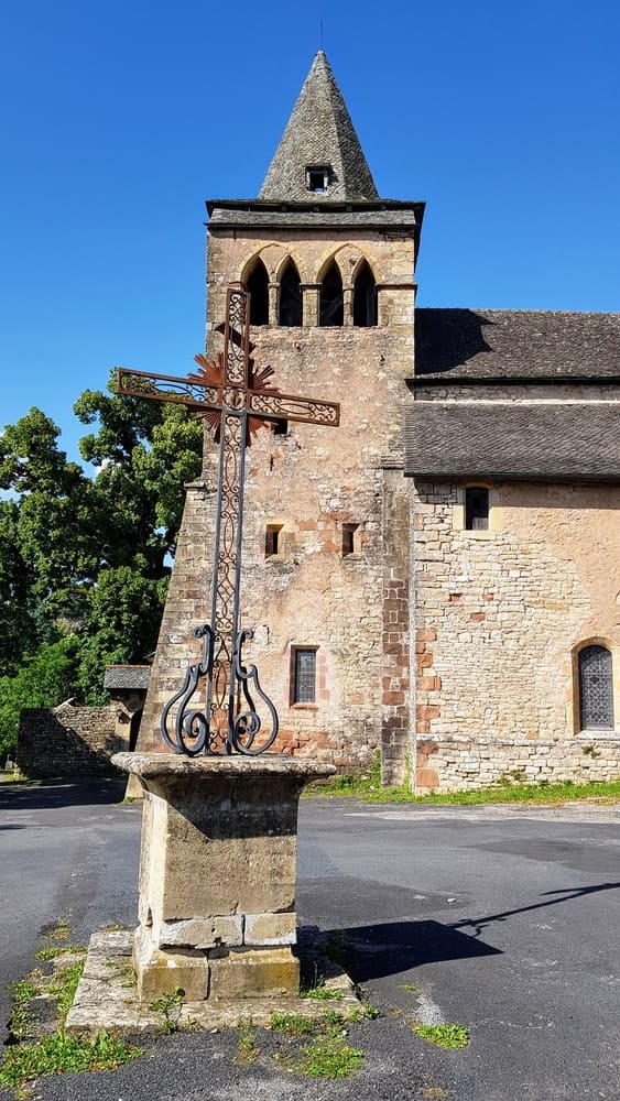 eglise- Trou de Bozouls - Aveyron