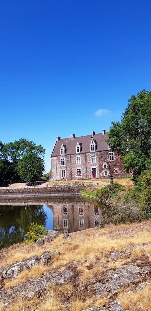 Château de Comper, Centre de l'imaginaire arthurien