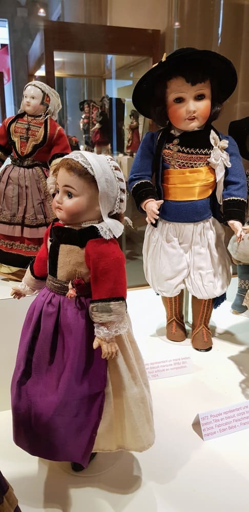 Visite du château de Josselin : musée des poupées