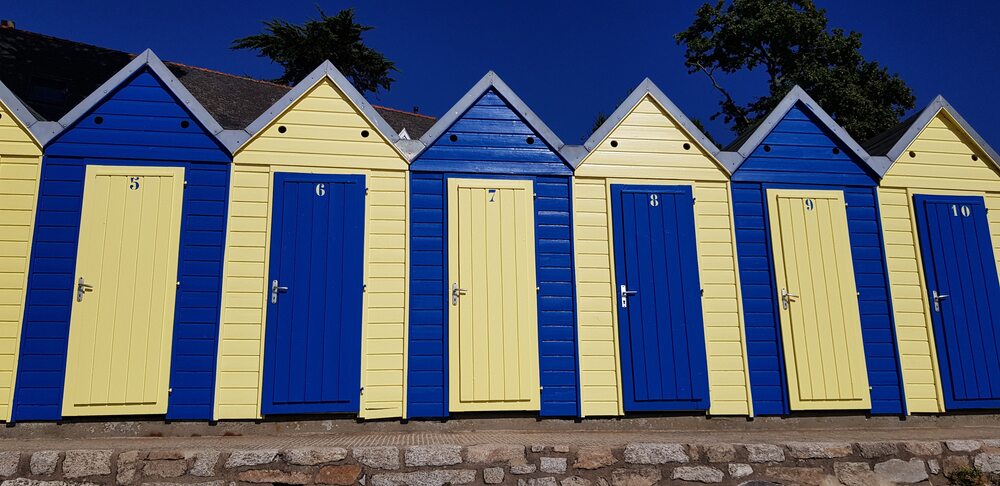 Cabanes de la grande plage de l'île aux Moines - Kayak dans le Golfe du Morbihan :d'Arradon à l'île Berder en passant par l'île aux Moines