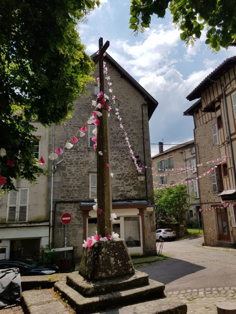 Week-end au lac de Vassivière : village d'Eymoutiers