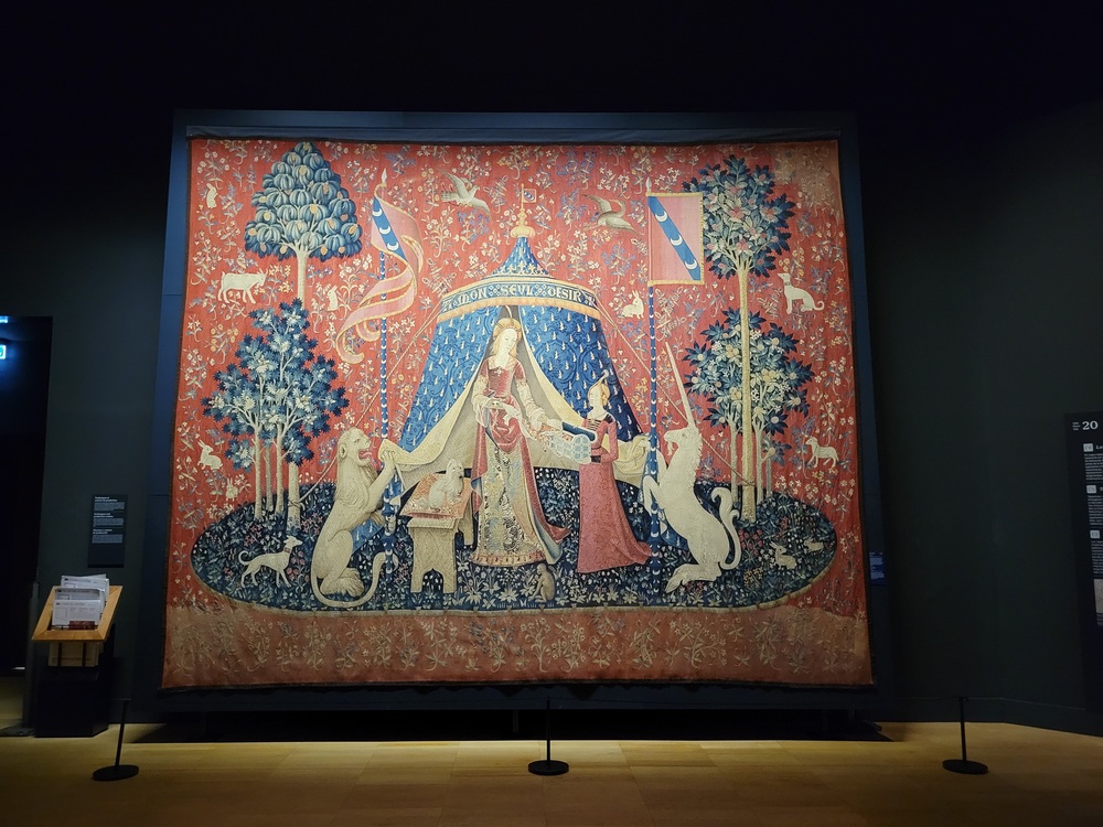 Visite du musée de Cluny à Paris - musée national du Moyen Age : tenture de la Dame à la Licorne